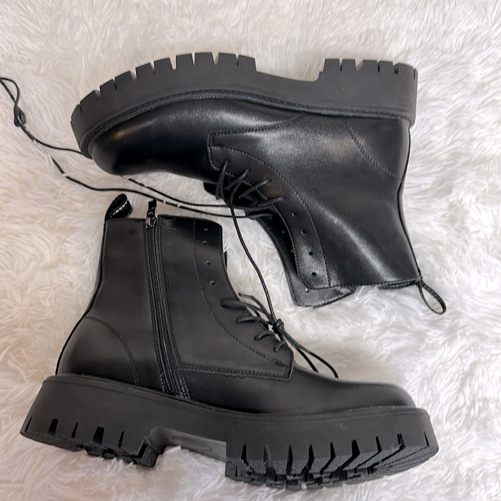 New Combat Boots Sz 11